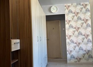 Продается 3-комнатная квартира, 56.6 м2, микрорайон Вишнёвая Горка, Изумрудная улица, 3