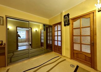 Продам трехкомнатную квартиру, 69.8 м2, Симферополь, Балаклавская улица, 63, Центральный район