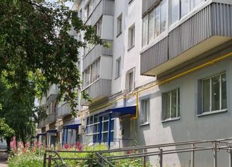 Продаю трехкомнатную квартиру, 57 м2, Набережные Челны, проспект Мусы Джалиля, 44