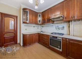 Продам 2-ком. квартиру, 53.4 м2, Москва, улица Дубки, 2, улица Дубки