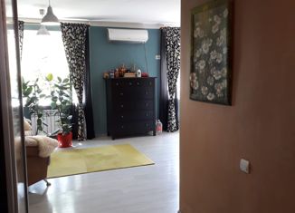 Продается 4-комнатная квартира, 76.2 м2, посёлок городского типа Усть-Донецкий, улица Строителей, 64