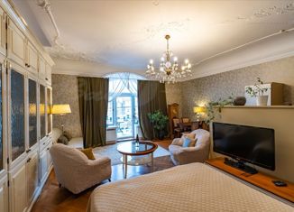 Продаю 4-комнатную квартиру, 155.5 м2, Санкт-Петербург, 5-я Советская улица, 7-9, метро Площадь Восстания