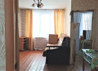 Продается 3-комнатная квартира, 42 м2, поселок Любань, проспект Мельникова, 17