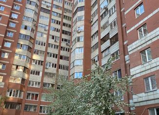 Продаю трехкомнатную квартиру, 106 м2, Екатеринбург, улица Академика Шварца, 6к1, улица Академика Шварца