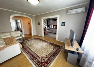 Четырехкомнатная квартира на продажу, 110 м2, Энгельс, Краснодарская улица, 4