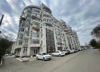 Продается 3-комнатная квартира, 95 м2, Славянск-на-Кубани, улица Победы, 276к1