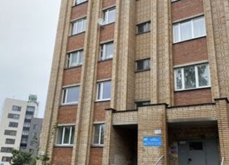 Продам 4-ком. квартиру, 98 м2, Петрозаводск, улица Анохина, 49, район Центр