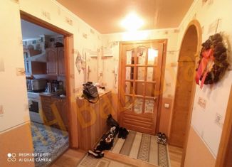 Продаю 4-комнатную квартиру, 77 м2, Карпинск, Почтамтская улица, 23