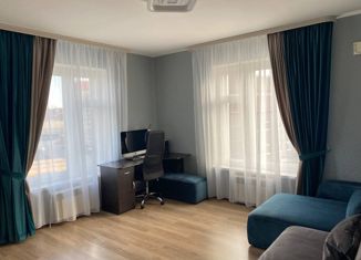 Продам 2-комнатную квартиру, 61.2 м2, поселок городского типа Разумное, Вересковая улица, 2