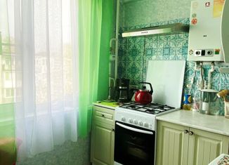 Продам трехкомнатную квартиру, 62 м2, Валдай, улица Радищева, 68