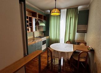 Продается 4-комнатная квартира, 131.6 м2, Усинск, Пионерская улица, 16