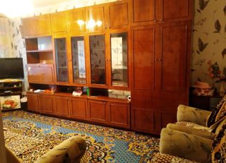 Продаю 2-ком. квартиру, 42.5 м2, Лебедянь, улица Советской Армии, 1