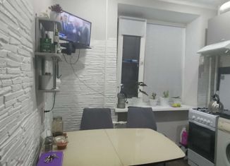 Продаю 4-ком. квартиру, 62.3 м2, Сальск, улица Николая Островского, 72