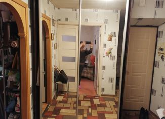 Продам 2-ком. квартиру, 52 м2, посёлок Мурино, Оборонная улица, 2