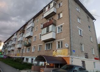 Продаю двухкомнатную квартиру, 42 м2, посёлок городского типа Звёздный, улица Ленина, 8