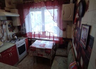 Продам трехкомнатную квартиру, 64 м2, рабочий посёлок Крестцы, Железнодорожная улица, 34