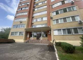 Сдается 1-комнатная квартира, 44 м2, Волжский, улица Александрова, 39
