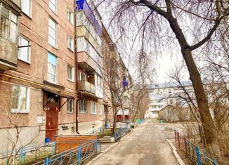 Трехкомнатная квартира на продажу, 60 м2, Курганская область, улица Володарского, 45