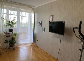 Продаю 4-комнатную квартиру, 72 м2, Елец, улица Черокманова, 1Б