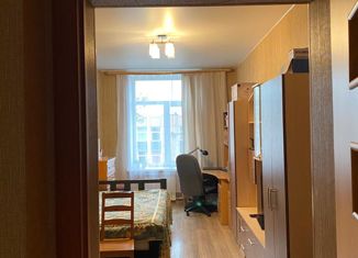 Продаю 3-ком. квартиру, 80 м2, Санкт-Петербург, Кондратьевский проспект, 18-20, метро Площадь Ленина