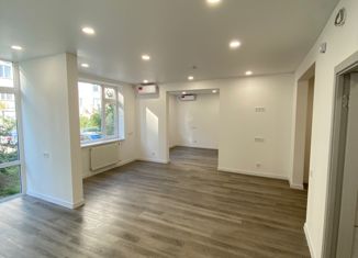 Сдача в аренду офиса, 67.4 м2, Евпатория, улица Дёмышева, 123