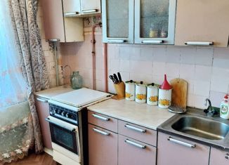 Продажа 2-комнатной квартиры, 53 м2, деревня Пчева, Советская улица, 15