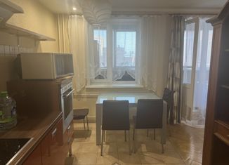 Сдается в аренду 3-ком. квартира, 90 м2, Москва, 8-я улица Текстильщиков, 13к2