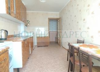 Трехкомнатная квартира на продажу, 67.5 м2, Большой Камень, улица Приморского Комсомола, 31