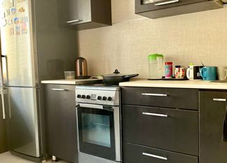 Продам 3-ком. квартиру, 63 м2, Глазов, улица Толстого, 48