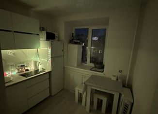 Продам 2-ком. квартиру, 46.3 м2, Мончегорск, проспект Металлургов, 54