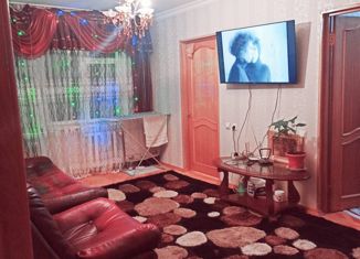 Продаю 4-ком. квартиру, 61 м2, Нальчик, Кабардинская улица, 206, район Молодёжный