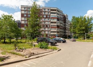 Сдам в аренду 2-ком. квартиру, 50 м2, Казань, улица Гаврилова, 46