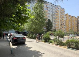 Продажа 2-ком. квартиры, 74 м2, Каспийск, проспект М. Омарова, 11