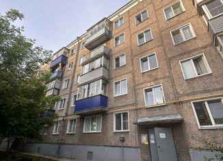 Продам 2-ком. квартиру, 45 м2, Киров, улица Сурикова, 30