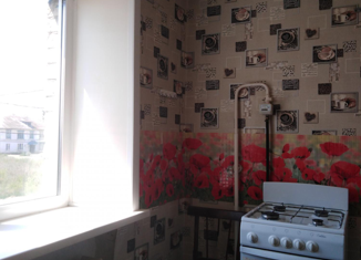 Продается двухкомнатная квартира, 38.5 м2, поселок городского типа Белоярский, Школьная улица, 12