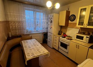 Продается трехкомнатная квартира, 56.6 м2, Новокузнецк, улица Тореза, 93