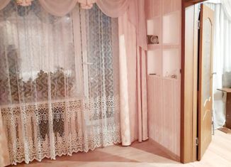 Продажа двухкомнатной квартиры, 47 м2, Луга, проспект Урицкого, 58