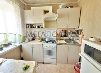 Продается 3-ком. квартира, 56.7 м2, Балаково, Минская улица, 55