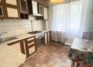 Трехкомнатная квартира на продажу, 68 м2, Псков, Звёздная улица, 10