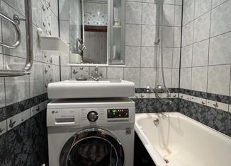 Продается 2-комнатная квартира, 43.8 м2, Санкт-Петербург, улица Новостроек, 33, улица Новостроек