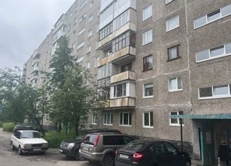 Продается 2-комнатная квартира, 43 м2, Мурманск, улица Зои Космодемьянской, 12, Первомайский округ