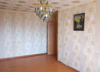 Продается 2-комнатная квартира, 46 м2, Екатеринбург, улица Новаторов, 12, метро Проспект Космонавтов