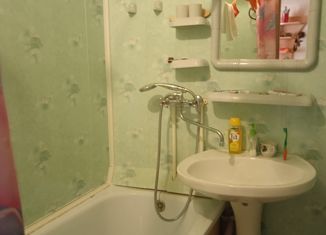 Продам однокомнатную квартиру, 36 м2, Дятьково, улица Усадьба РТС, 23