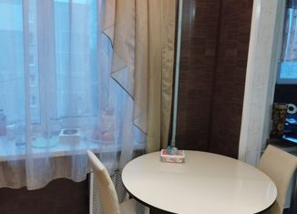 Продам 3-ком. квартиру, 55 м2, Бор, Интернациональная улица, 41