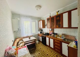 Продам трехкомнатную квартиру, 62 м2, Крым, улица 60 лет Октября, 20