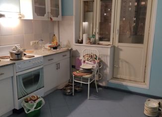 Продается трехкомнатная квартира, 62.3 м2, Москва, улица Декабристов, 26, улица Декабристов