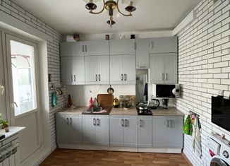 Продаю 2-ком. квартиру, 73.2 м2, Москва, улица Наташи Качуевской, 4, метро Улица Дмитриевского