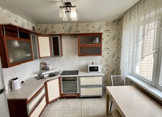 Продам двухкомнатную квартиру, 54 м2, Красноярск, улица Академика Киренского, 71
