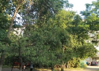 Продается 3-комнатная квартира, 57.7 м2, Адыгейск, улица Чайковского, 3