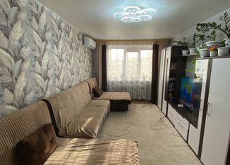 Трехкомнатная квартира на продажу, 59.2 м2, посёлок Ува, улица Карла Маркса, 27